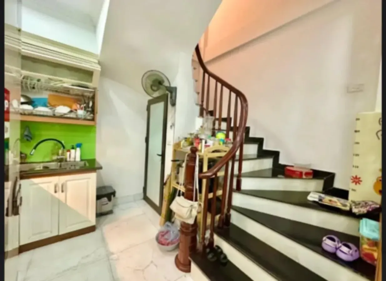 NHÀ PHỐ 8/3 - LÔ GÓC 2 THOÁNG - NGÕ THÔNG - KINH DOANH - 40M2 - 5 tầng -  6 TỶ